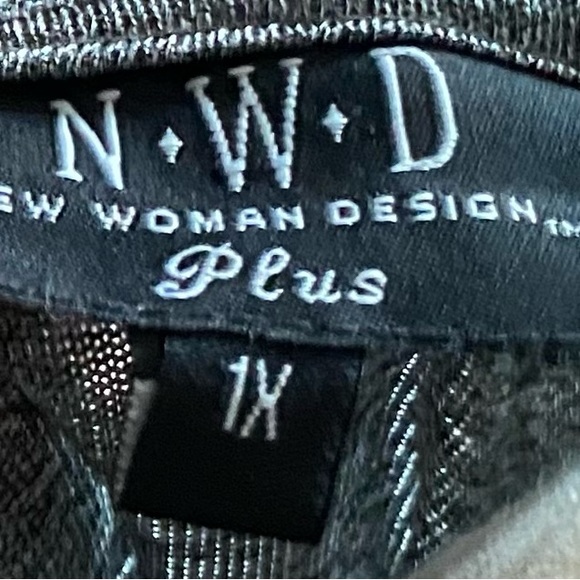 Silky and shiny grey top NWD 1X - Picture 2 of 5